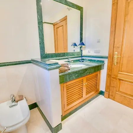 Luxury 5 Bedrooms With Private Pool In Benahavis * Estepona