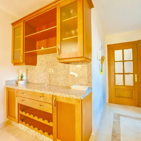 Villa Luxury 5 Bedrooms With Private Pool In Benahavis Estepona