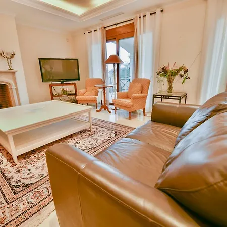 Villa Luxury 5 Bedrooms With Private Pool In Benahavis Estepona