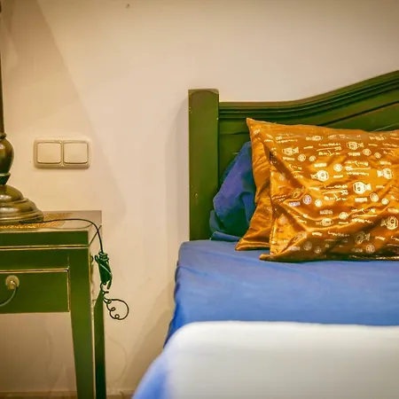 Villa Luxury 5 Bedrooms With Private Pool In Benahavis *